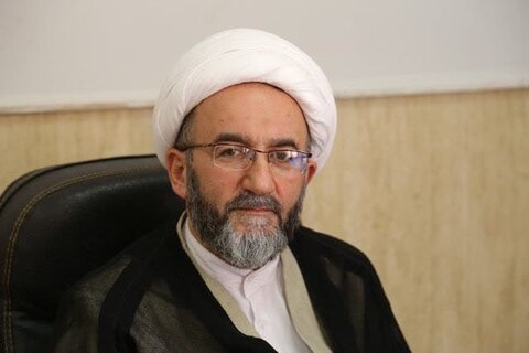 کار خدا زمین نمی ماند