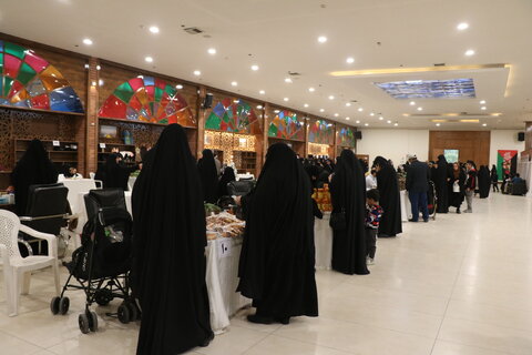 اینجا بازار همدلی گرم است