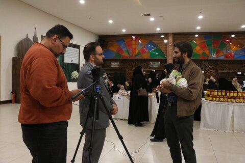 اینجا بازار همدلی گرم است