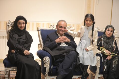 گفت و گو با امیراطهر سهیلی، کارگردان یک رئالیتی شوی پربیننده تلویزیونی/ یادآوری لذت بردن از زندگی در «خانه ما»