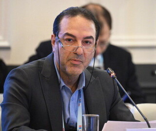 معاون بهداشت وزارت بهداشت : تداوم تحریم‌های بین المللی موجب اختلال جدی در زنجیره تأمین دارو می‌شود