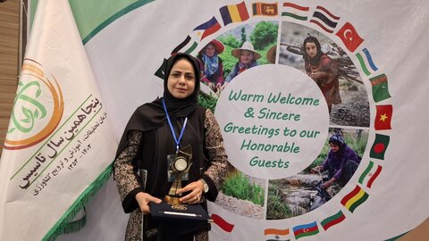 درباره منیره شاکر از ترک تحصیلش تا نوشتن دو کتاب درباره پرورش قارچ و کارآفرینیاش/ گفتم نمیخواهم آدم قبلی باشم