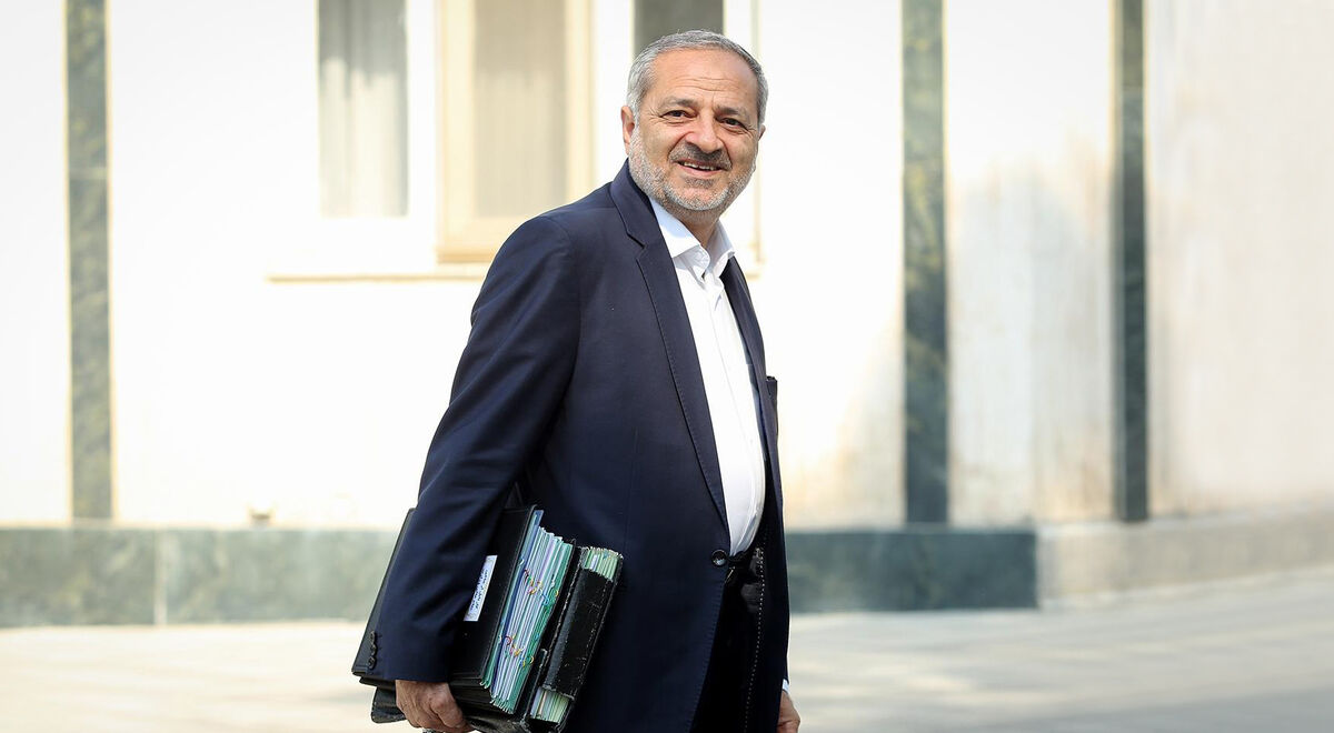 چرا فقط درباره معیشت معلمان سؤال می‌شود / تعطیلی‌ها به آموزش ضربه زده اما یک تصمیم حکمیتی است