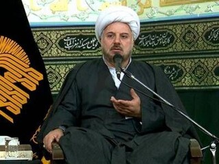 خطیب حرم مطهر رضوی: تلاوت قرآن، عمل صالح و انفاق، موجب تقرب به ساحت قدسی حضرت زهرا(س) می‌شود