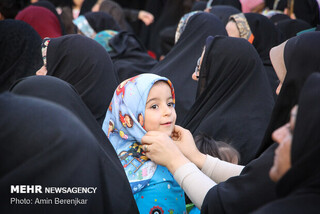 احکام شرعی : حق والدین در تحمیل حجاب به فرزندان بالغ