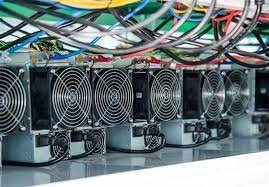کشف ماینرهای غیرمجاز از  دامداری و کارخانه پلاستیک در اشکذر یزد