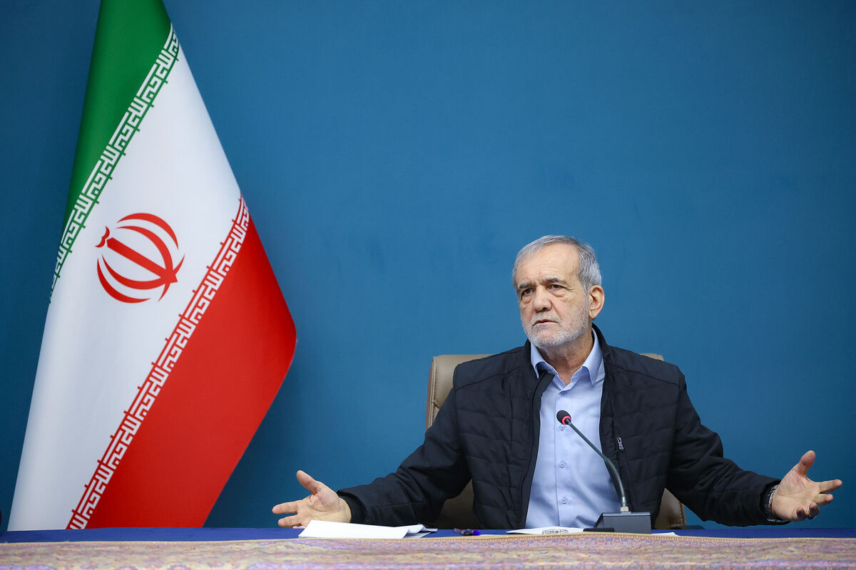 پزشکیان: افزایش بی‌منطق تعداد آموزشگاه‌های عالی در کشور موجب هدر رفت منابع شده است