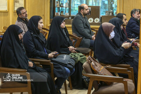 گزارش تصویری | رونمایی از کتاب "مجموعه مقالات مردمی سازی اقتصاد و اقتصاد مقاومتی"