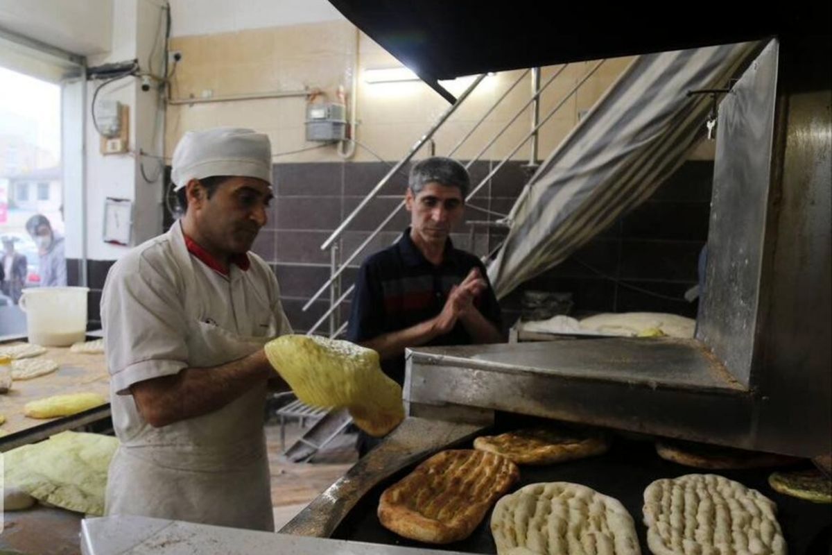 مانور پخت نان در ۲۰۷ نانوایی مشهد با سوخت جایگزین آغاز شد