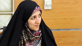 نقش اصلاحی و آموزشی رسانه‌ در حل مسائل زنان محوری است