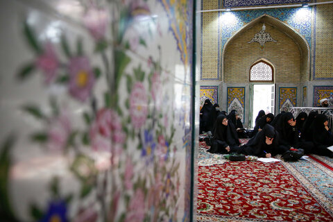 روند تحول اجتهاد زنان در فقه شیعه در مسیر توسعه علمی حوزههای خواهران