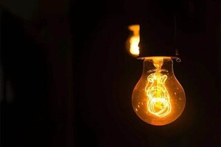 با وجود تأکید دولت بر قطع نشدن برق صنایع این مواضع به برنامه اجرایی تبدیل نشده است/ صورتحساب سنگین ناترازی برق برای تولید