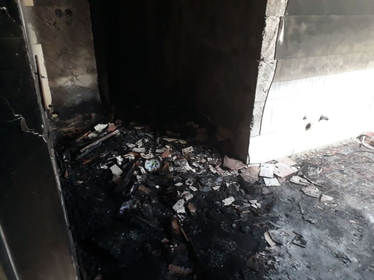 آتش سوزی مجموعه فرهنگی در احمدآباد 