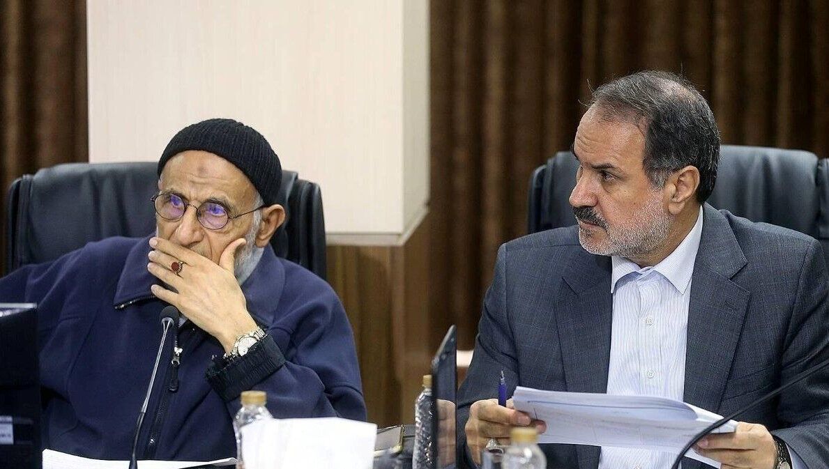عکس| تیپ عجیب و جدید میرسلیم در جلسه رسمی!