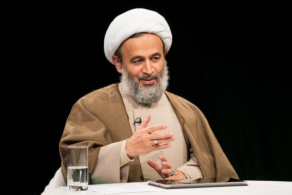 حجت‌الاسلام علیرضا پناهیان: انس با امام زمان (عج) راه نجات در سختی‌ها است