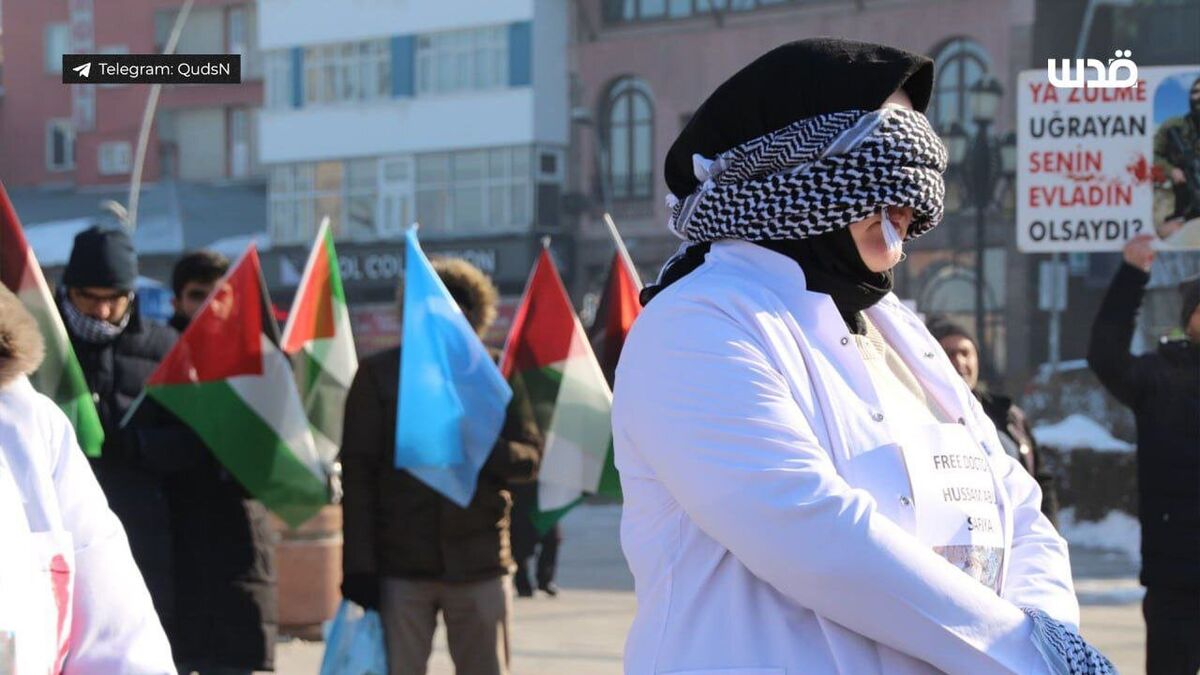 عکس| اتحاد جالب پزشکان ترکیه با دستان بسته!