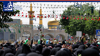 فیلم | جشن‌ گلریزان حرم‌ مطهر امام رضا(ع) در سالروز ولادت آقا جوادالائمه(ع)