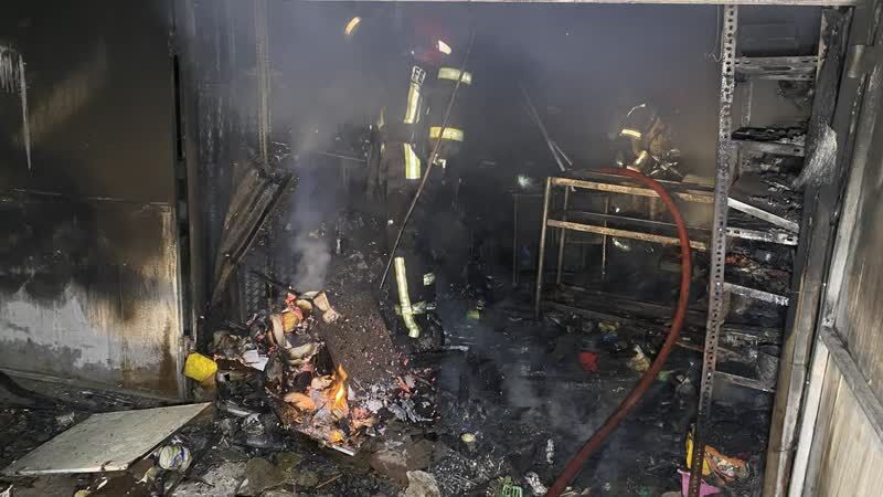 آتش سوزی مغازه خرازی در شهرک بهشتی