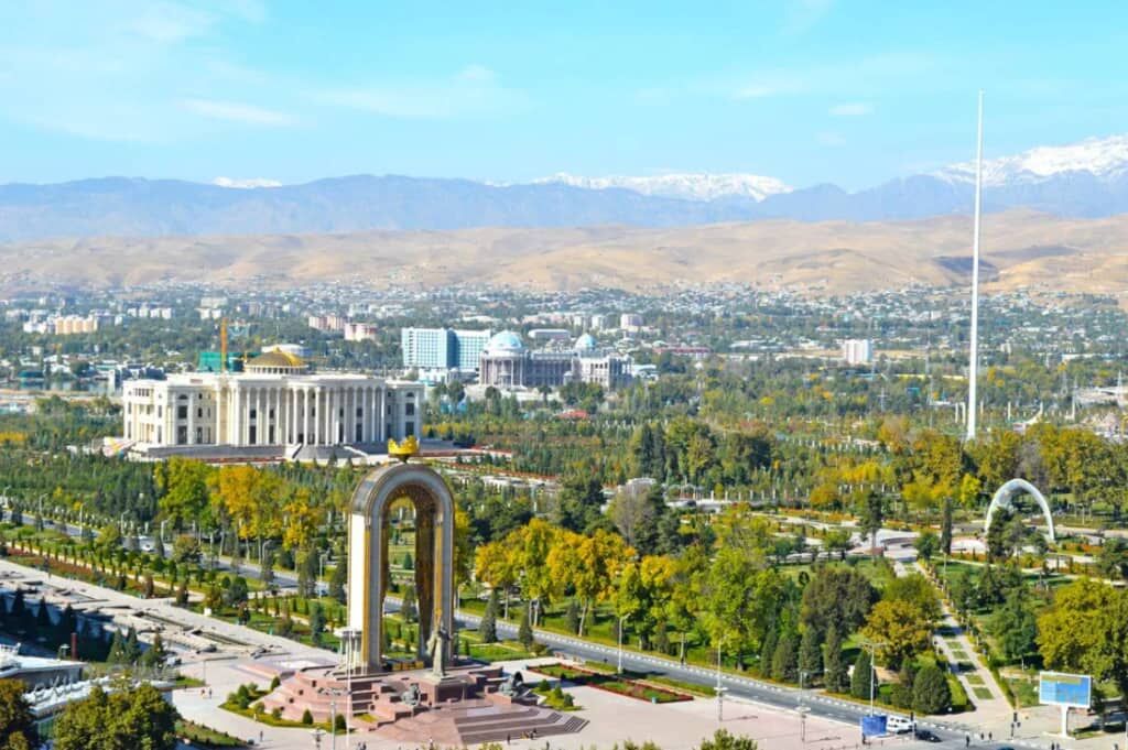 ۱۰۰ هزار گردشگر در راه ایران؛ توافق شگفت انگیز در تاجیکستان