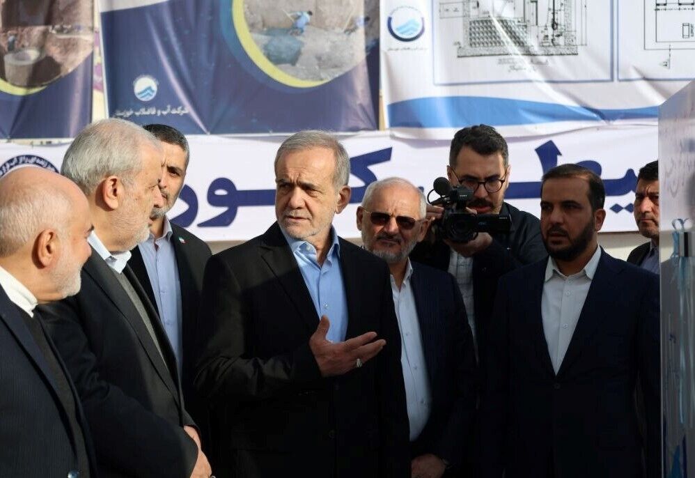 رییس جمهور از طرح جامع فاضلاب اهواز بازدید کرد رییس جمهور از طرح جامع فاضلاب اهواز بازدید کرد