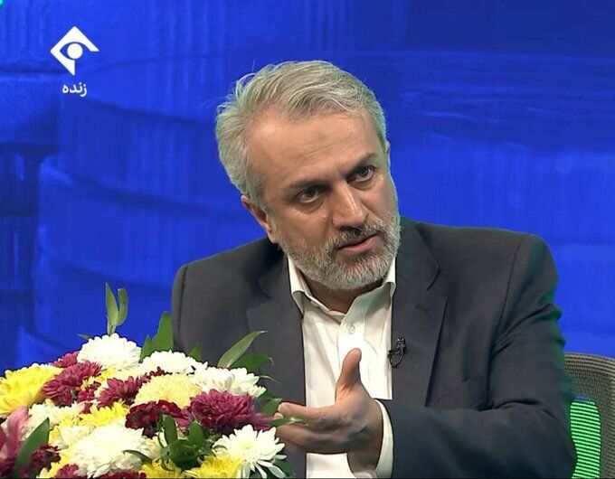 کنایه روزنامه هم‌میهن به رئیس رسانه ملی/ متهم بزرگ‌ترین فساد اقتصادی جلوی دوربین صدا و سیما چه می‌کند؟