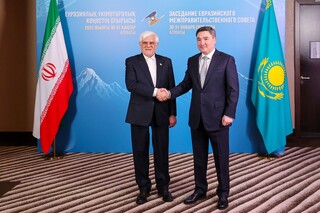 در دیدار عارف و نخست وزیر قزاقستان تاکید شد؛ ارتقاء سطح مبادلات اقتصادی و تجاری ایران و قزاقستان