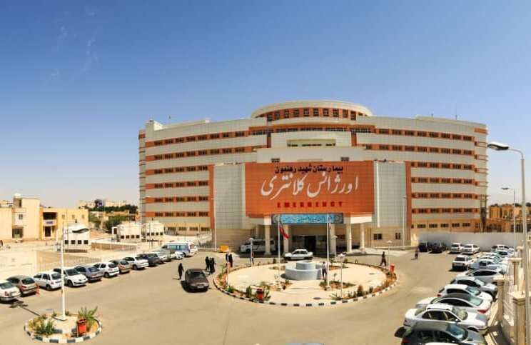 احتمال تعطیلی بخشی از خدمات درمانی یزد / بیمه‌ها بدهی را پرداخت نمی‌کنند