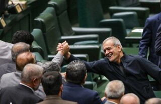 تلنگر روزنامه اعتماد به برخی از مردم/ معنای وفاق را اشتباه فهمیدید!