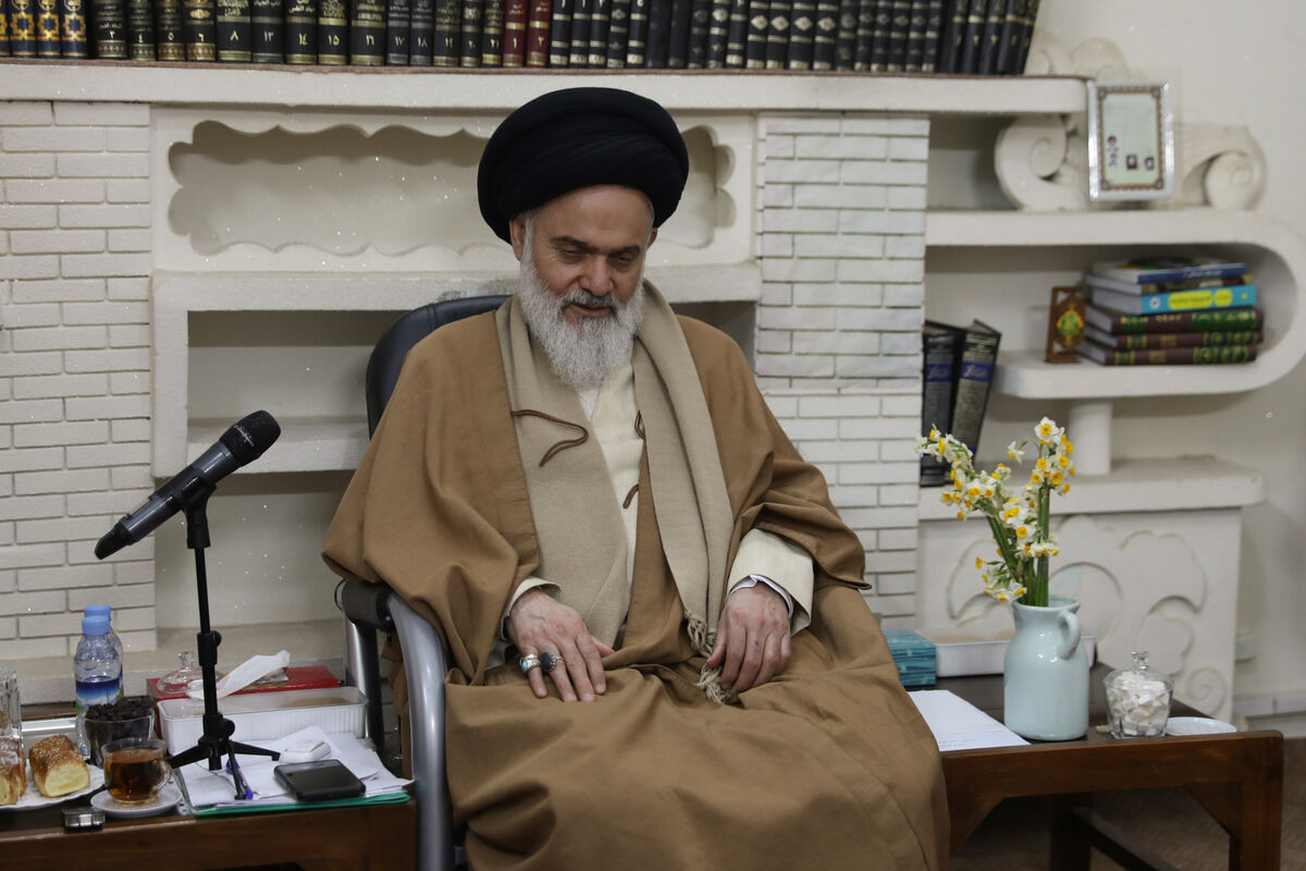 لزوم تلاش برای نظام سازی بر اساس موازین اسلامی / صرف مخالف نبودن با اسلام کافی نیست
