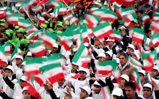 تمام توان دشمن معطوف به شبهه افکنی است