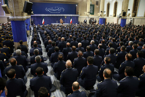 دیدار جمعی از فرماندهان نیروی هوایی و پدافند هوایی ارتش جمهوری اسلامی ایران با مقام معظم رهبری