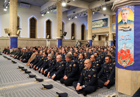 دیدار جمعی از فرماندهان نیروی هوایی و پدافند هوایی ارتش جمهوری اسلامی ایران با مقام معظم رهبری