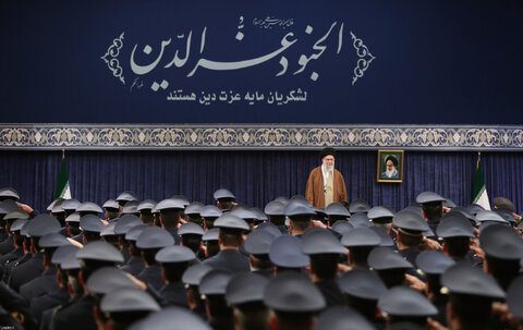 دیدار جمعی از فرماندهان نیروی هوایی و پدافند هوایی ارتش جمهوری اسلامی ایران با مقام معظم رهبری