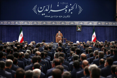 دیدار جمعی از فرماندهان نیروی هوایی و پدافند هوایی ارتش جمهوری اسلامی ایران با مقام معظم رهبری