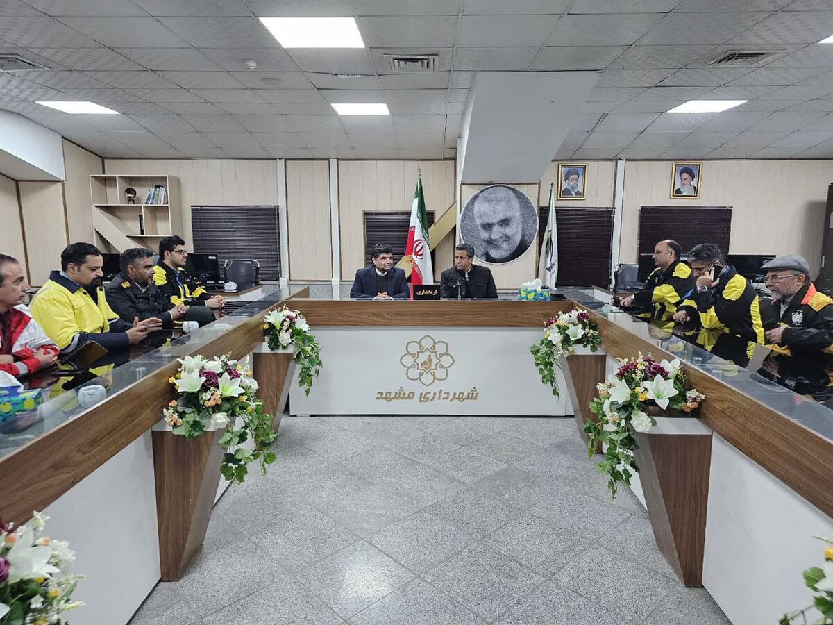 بررسی اقدامات شهرداری برای بارش برف در مشهد توسط فرماندار