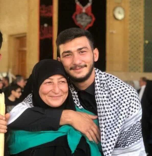 شهید نصرالله الگوی جوانان لبنان / گفت‌وگو با مادر شهیدی که جوانش را در مسیر حق تربیت کرد