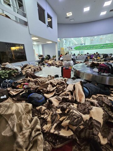 عکس| تصویری عجیب از وضعیت گیت ورودی فرودگاه چابهار