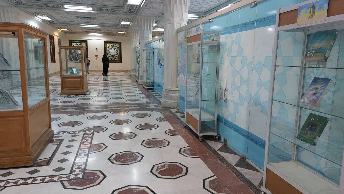 برپایی نمایشگاه کتاب «فصل انتظار» در کتابخانه مرکزی حرم رضوی