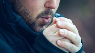 احساس سرما یکی از علائم شایع کمبود «یُد» است