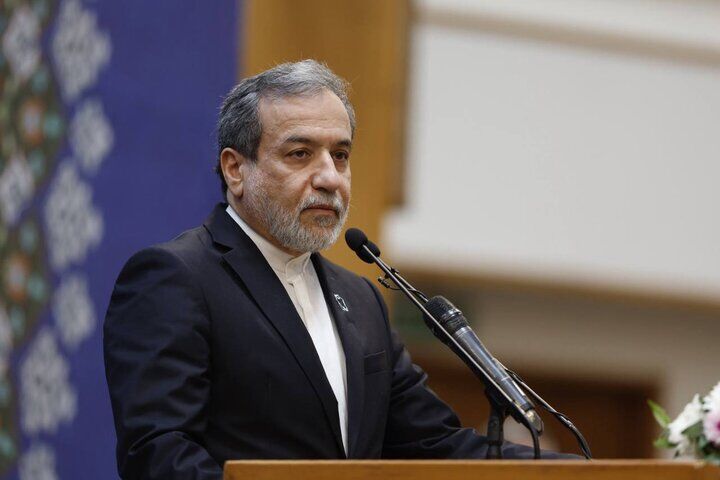 عراقچی: ایران به پیشنهادات سیاسی آمریکا با تردید نگاه می‌کند