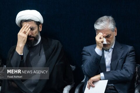 عکس| وزیر علوم در سوگ امیرمحمد خالقی، دانشجوی دانشگاه تهران