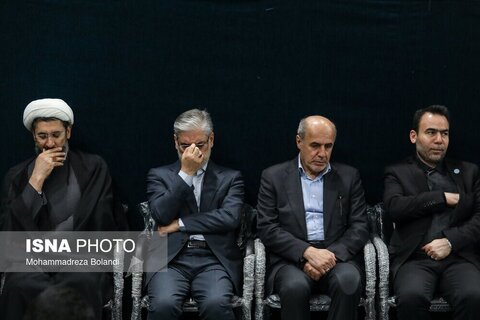 عکس| وزیر علوم در سوگ امیرمحمد خالقی، دانشجوی دانشگاه تهران