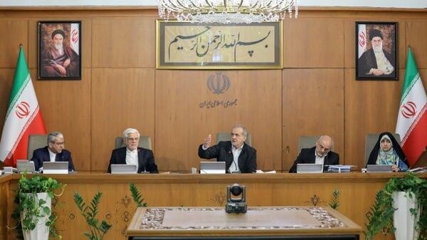 تشکیل کمیته سه نفره برای افزایش اختیارات استانداران مرزی