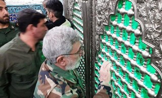 عکس | سردار قاآنی با لباس چریکی بر سر مزار شهدا حاضر شد