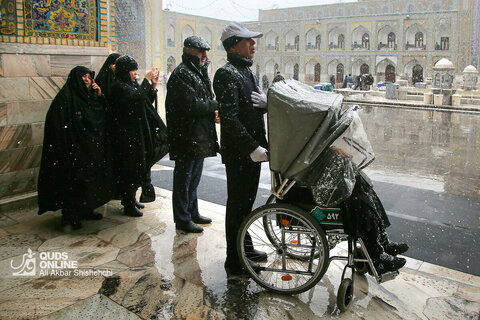 بارش برف در حرم مطهر رضوی