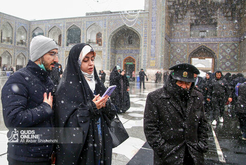 بارش برف در حرم مطهر رضوی