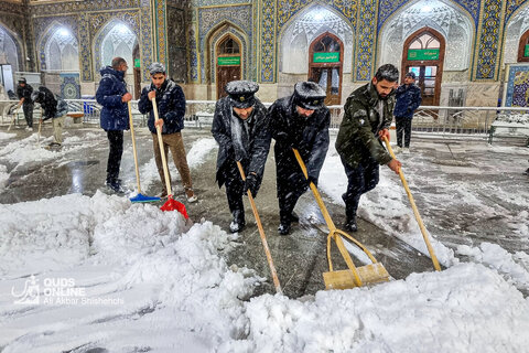 شب برفی حرم مطهر رضوی