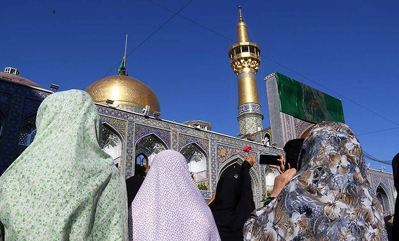 ۱۳۰۰ دانش‌آموزان عشایر زائراولی مهمان کرامت رضوی شدند