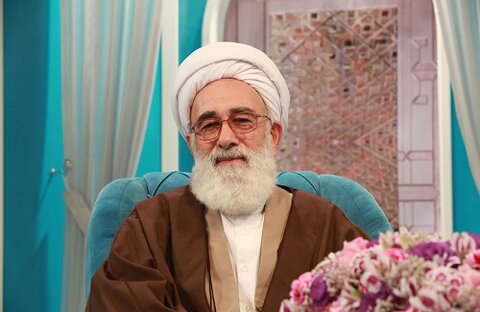 آیتالله نظری منفرد: رمضان تنها میهمانی سفرههای رنگین نیست، کارگاه پالایش خلق است