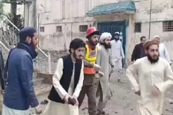 انفجار بمب حین اقامه نماز جمعه در پاکستان با ۳ کشته و ۲۰ زخمی